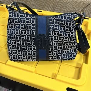 EUC* Tommy Hilfiger purse
